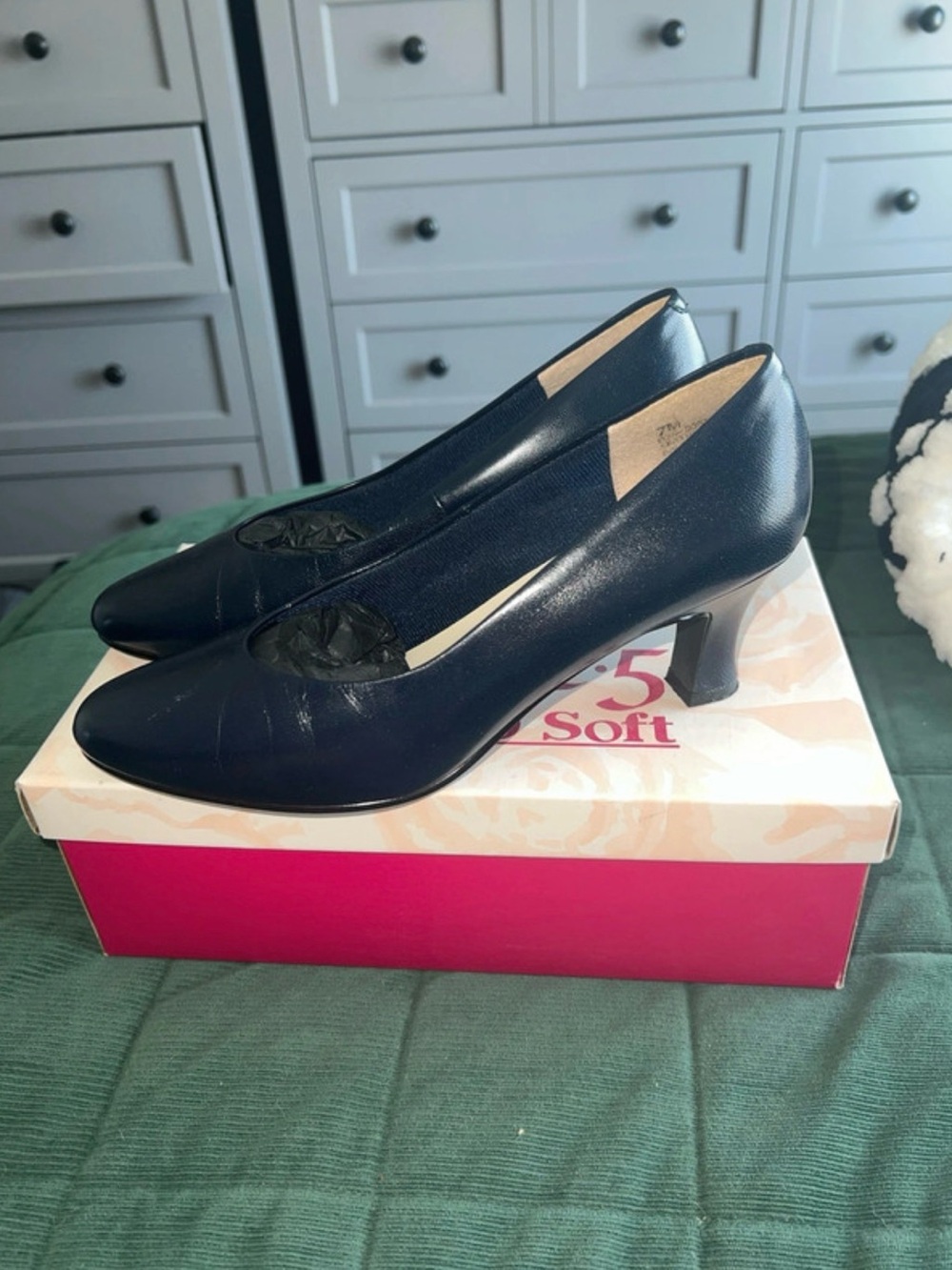 Classic Navy Leather Mid-Heel Pumps